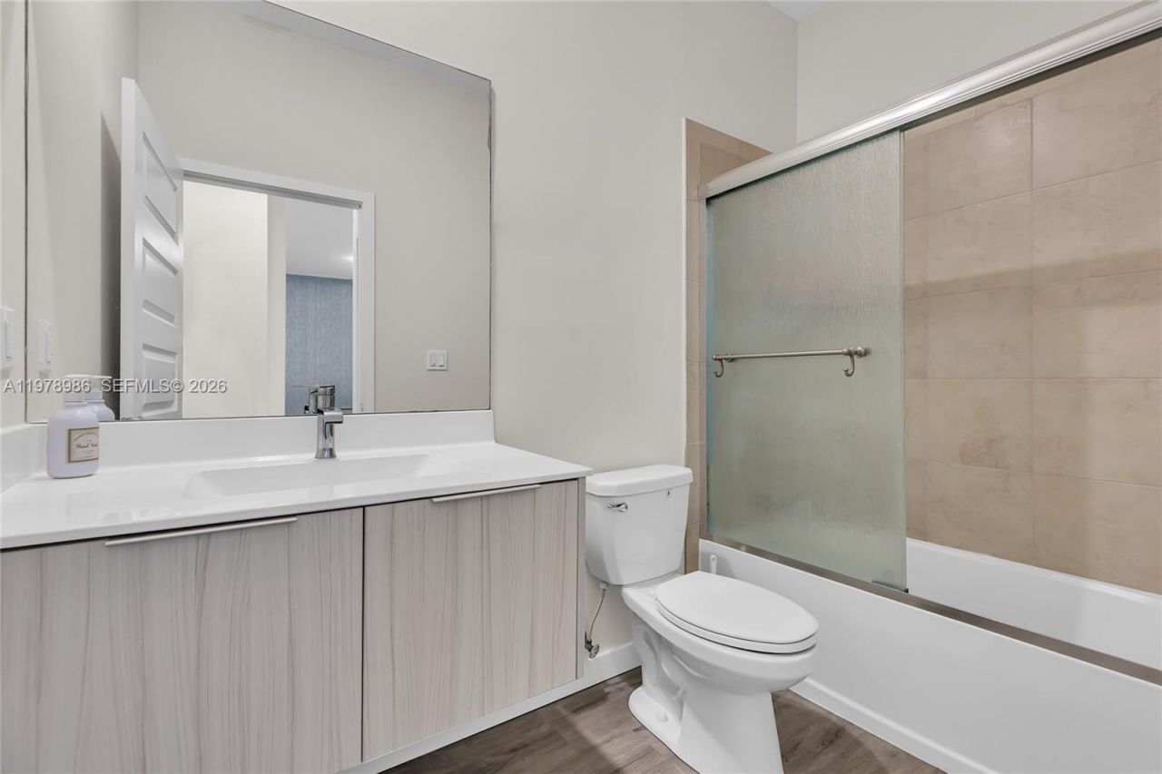 7925 NW 104th Ave , Unit 28, Doral, FL 33178 Photo