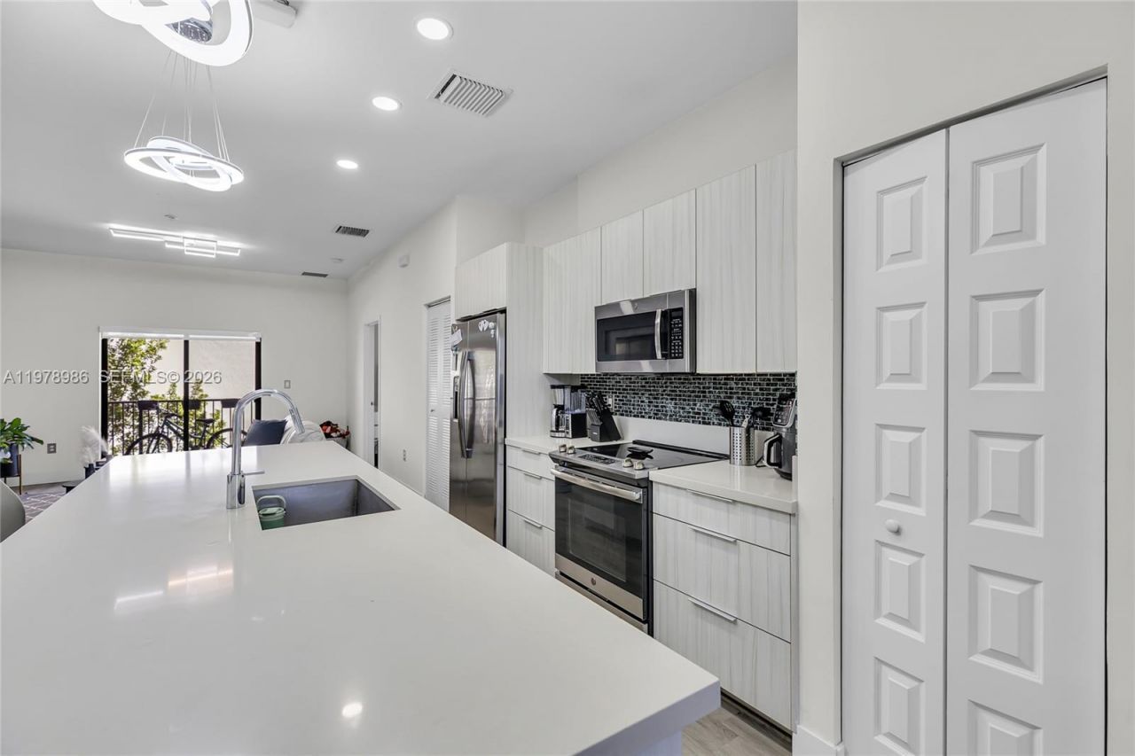 7925 NW 104th Ave , Unit 28, Doral, FL 33178 Photo