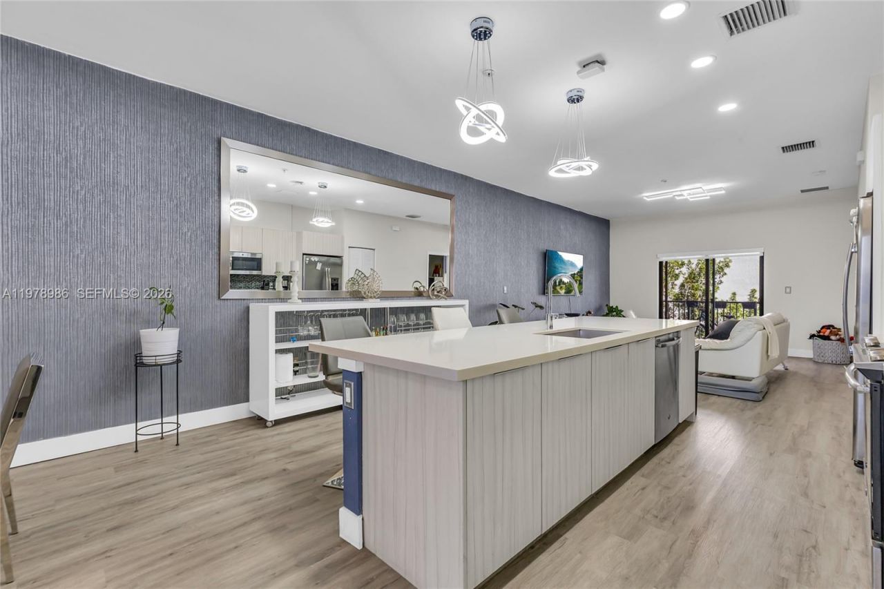 7925 NW 104th Ave , Unit 28, Doral, FL 33178 Photo