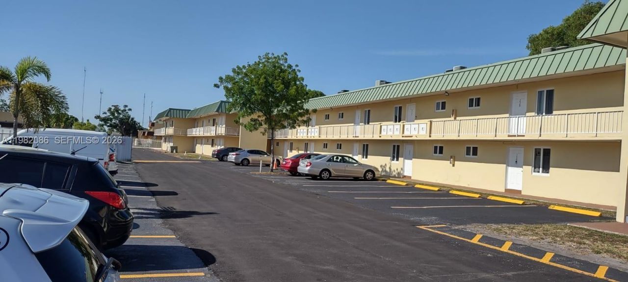 505 NW 177th St , Unit 210, Miami Gardens, FL 33169 Photo