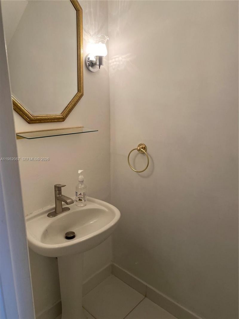 1951 Atlantic Shores Blvd , Unit 20, Hallandale Beach, FL 33009 Photo