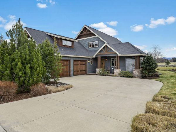 481 W Hope Avenue, Sisters, OR 97759