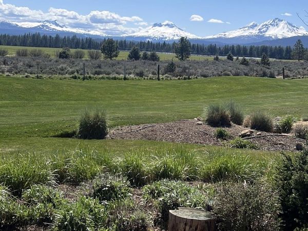 481 W Hope Avenue, Sisters, OR 97759