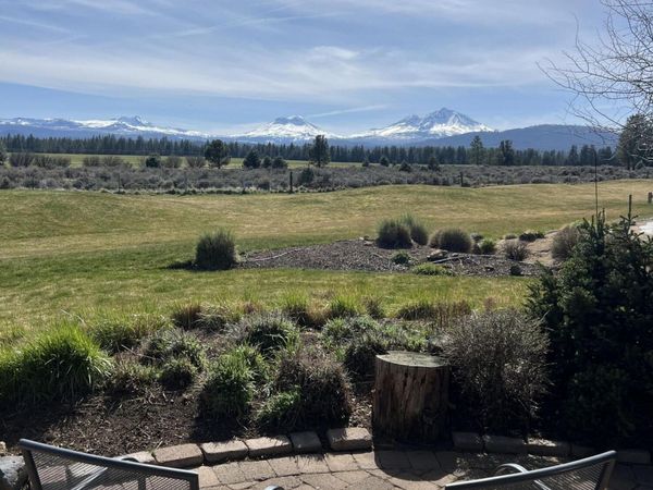 481 W Hope Avenue, Sisters, OR 97759