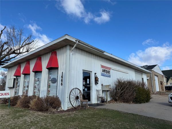 1666 7th Avenue, Marion, IA 52302