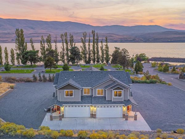 302 Desert Aire Drive SW, Unit A/B, Mattawa, WA 99349