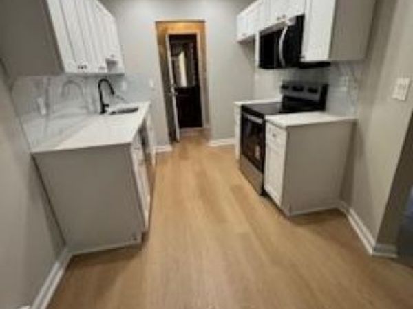 140 Amberly Dr, Manalapan, NJ 07726