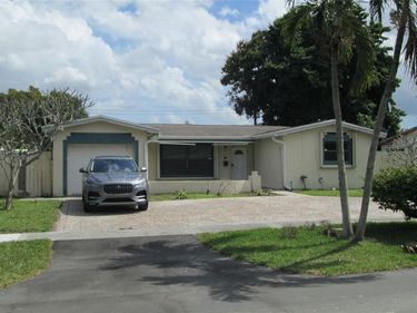 3948 NW 39 Avenue, Lauderdale Lakes, FL 33309