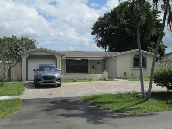 3948 NW 39 Avenue, Lauderdale Lakes, FL 33309