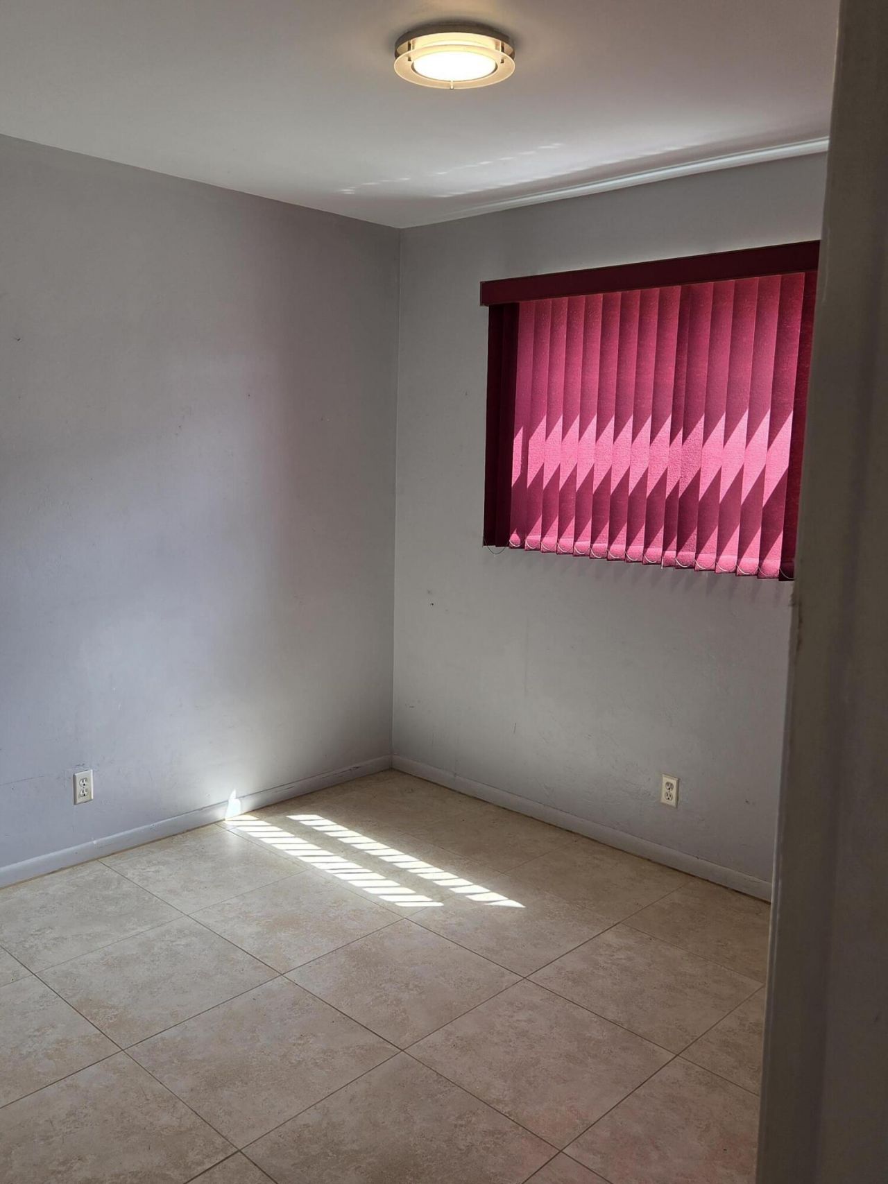 3948 NW 39 Avenue, Lauderdale Lakes, FL 33309 Photo