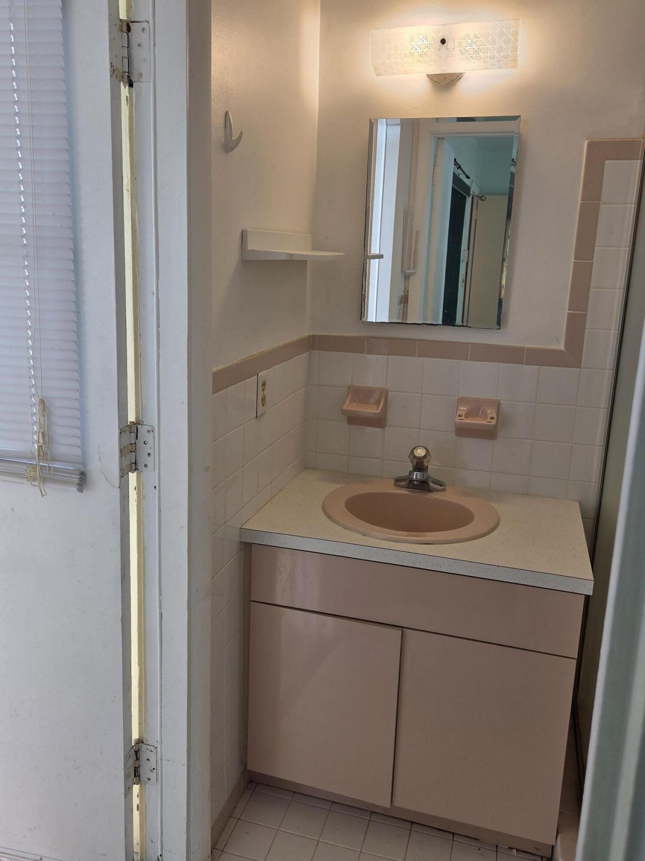 3948 NW 39 Avenue, Lauderdale Lakes, FL 33309 Photo