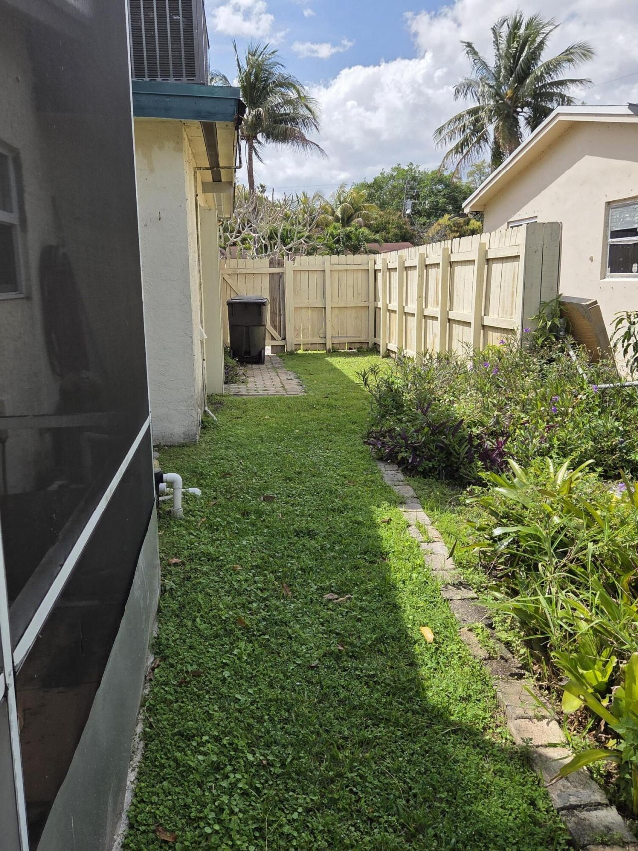 3948 NW 39 Avenue, Lauderdale Lakes, FL 33309 Photo