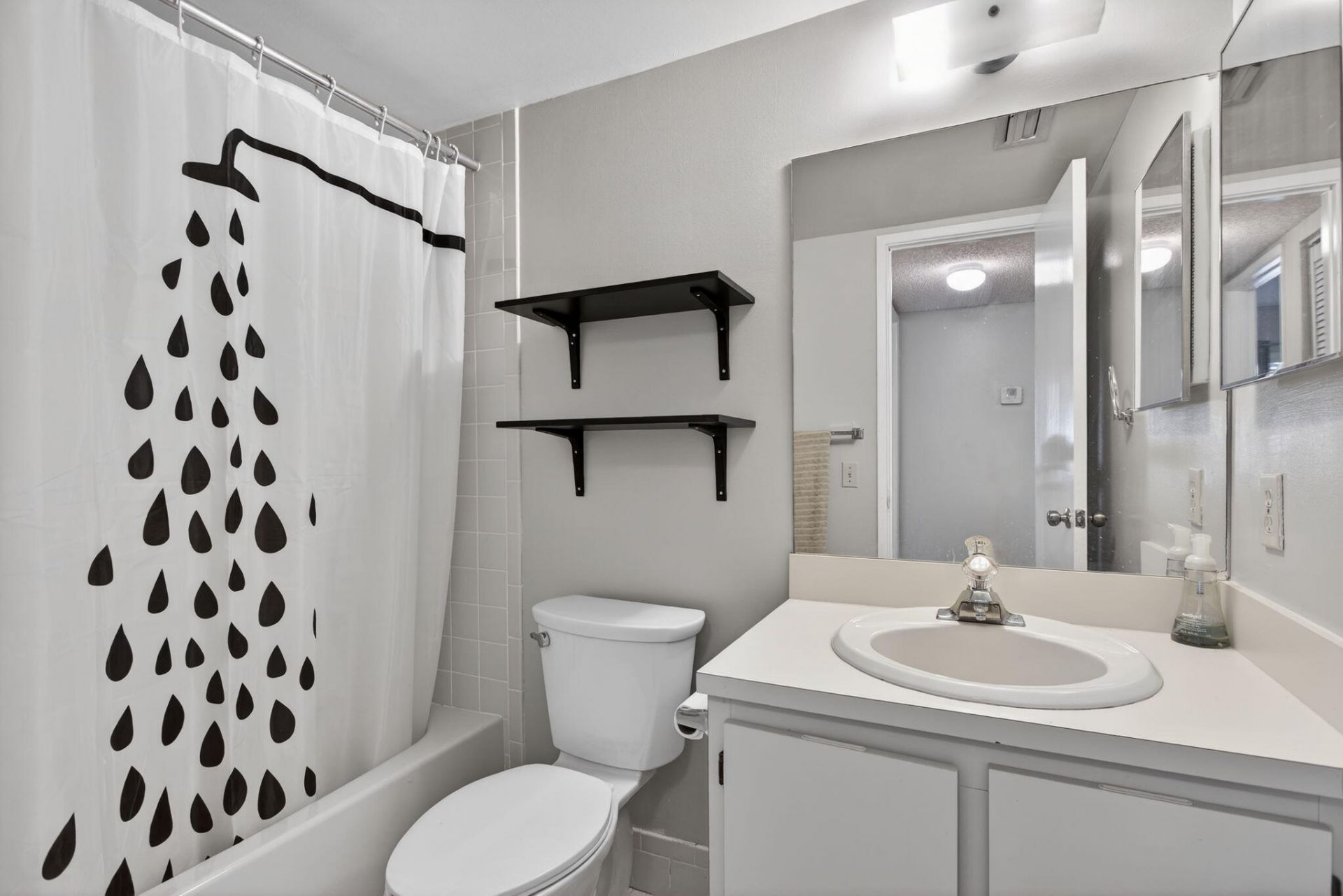 2230 N Cypress Bend Dr N, Unit 104, Pompano Beach, FL 33069 Photo