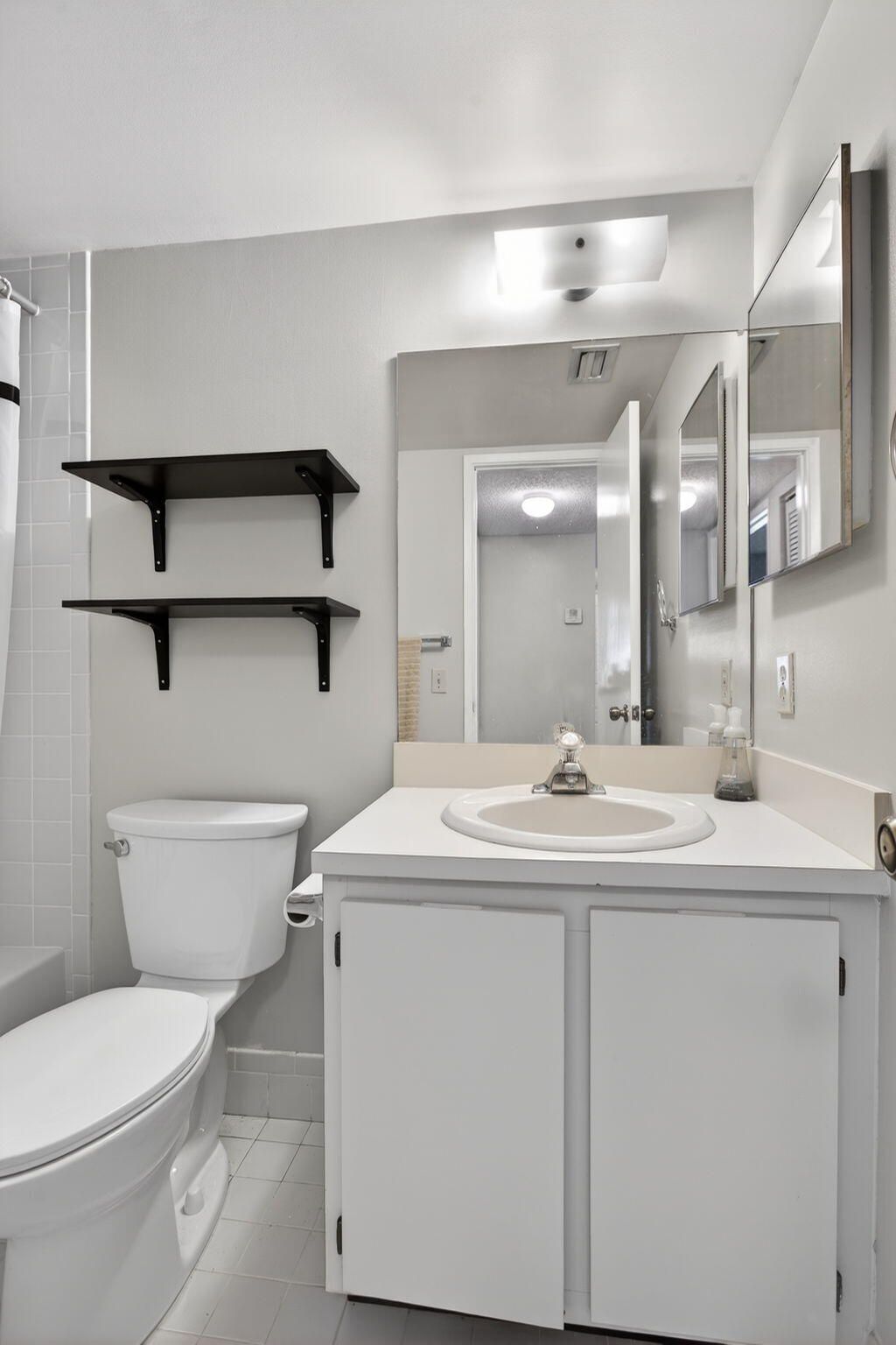 2230 N Cypress Bend Dr N, Unit 104, Pompano Beach, FL 33069 Photo