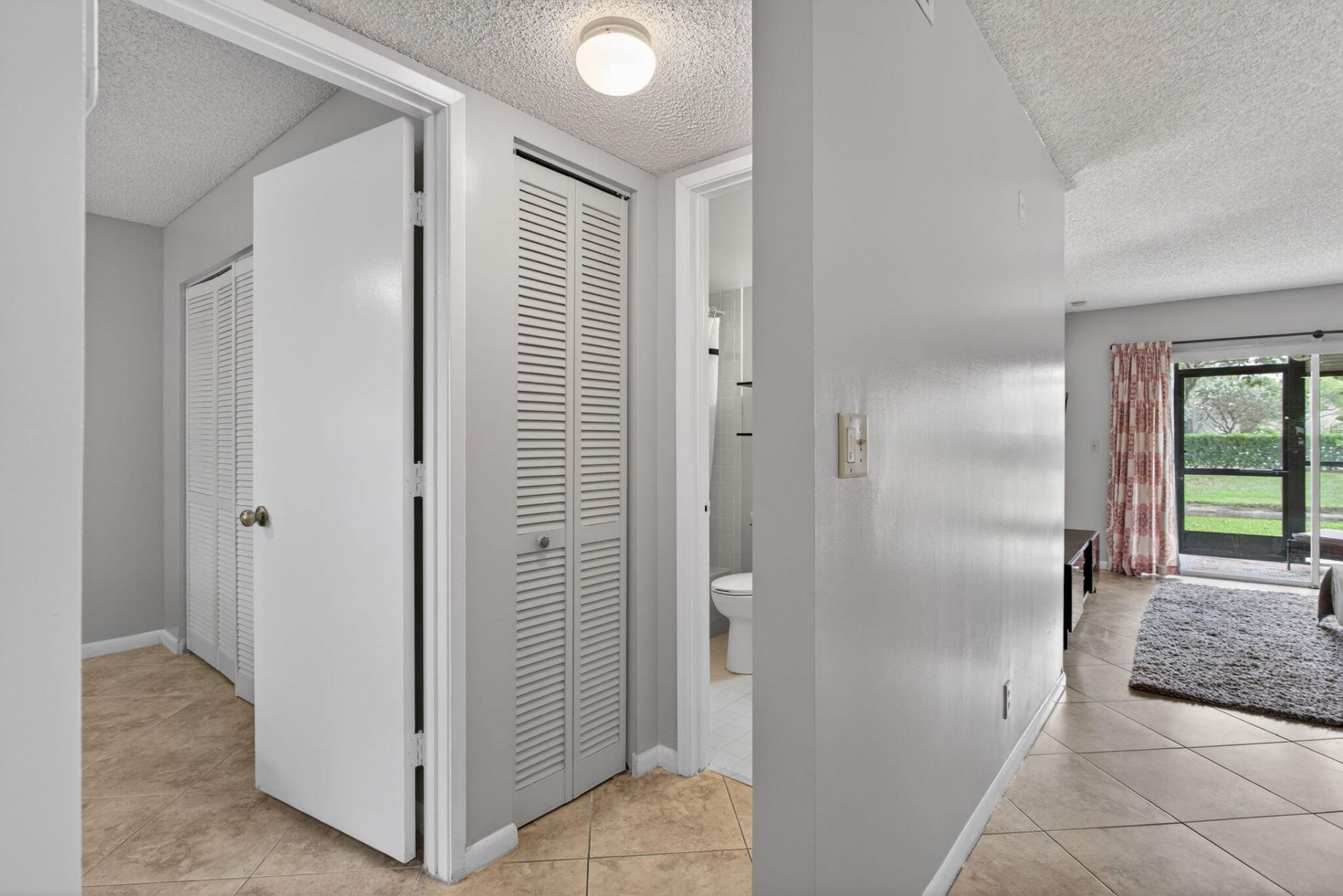 2230 N Cypress Bend Drive N, Unit 104, Pompano Beach, FL 33069 Photo