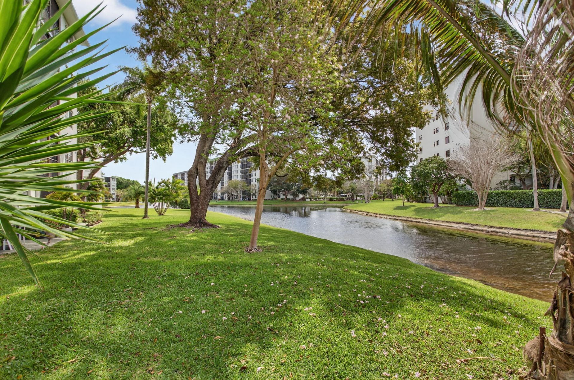 2230 N Cypress Bend Dr N, Unit 104, Pompano Beach, FL 33069 Photo