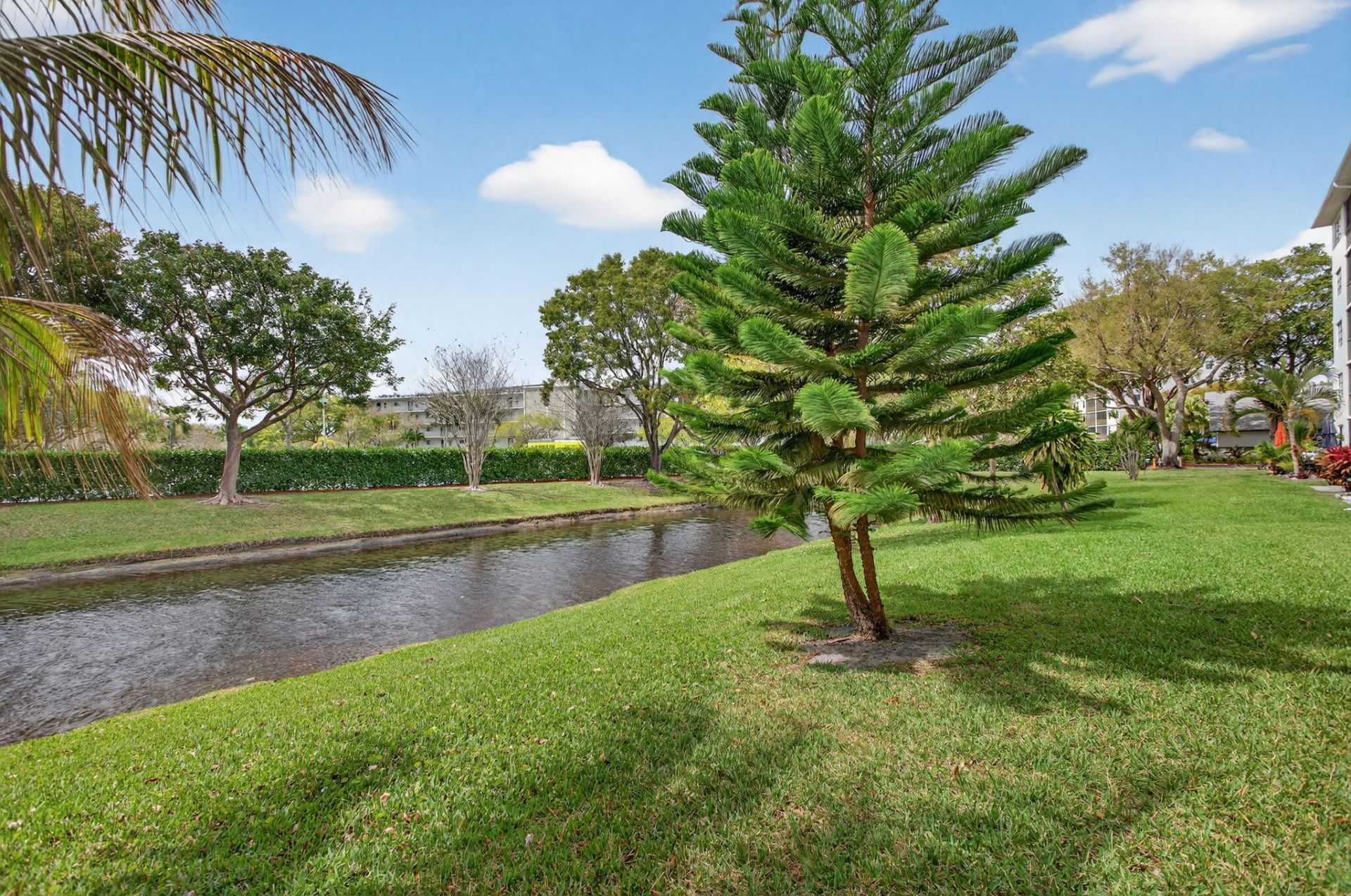 2230 N Cypress Bend Drive N, Unit 104, Pompano Beach, FL 33069 Photo