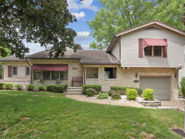 1727 Overview Court, Dubuque, IA 52003