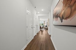 854 Meadowbrook Lane photo 4