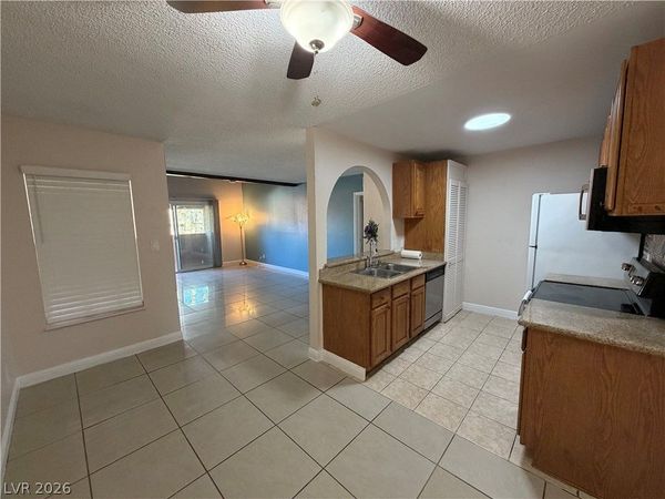 1515 E Reno Avenue, Unit 201, Las Vegas, NV 89119