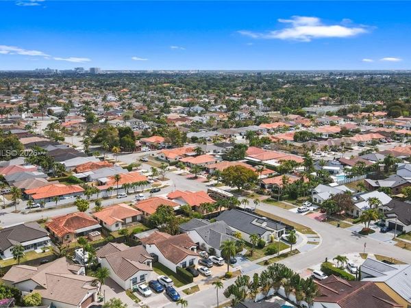 800 NW 133rd Ave, Miami, FL 33182