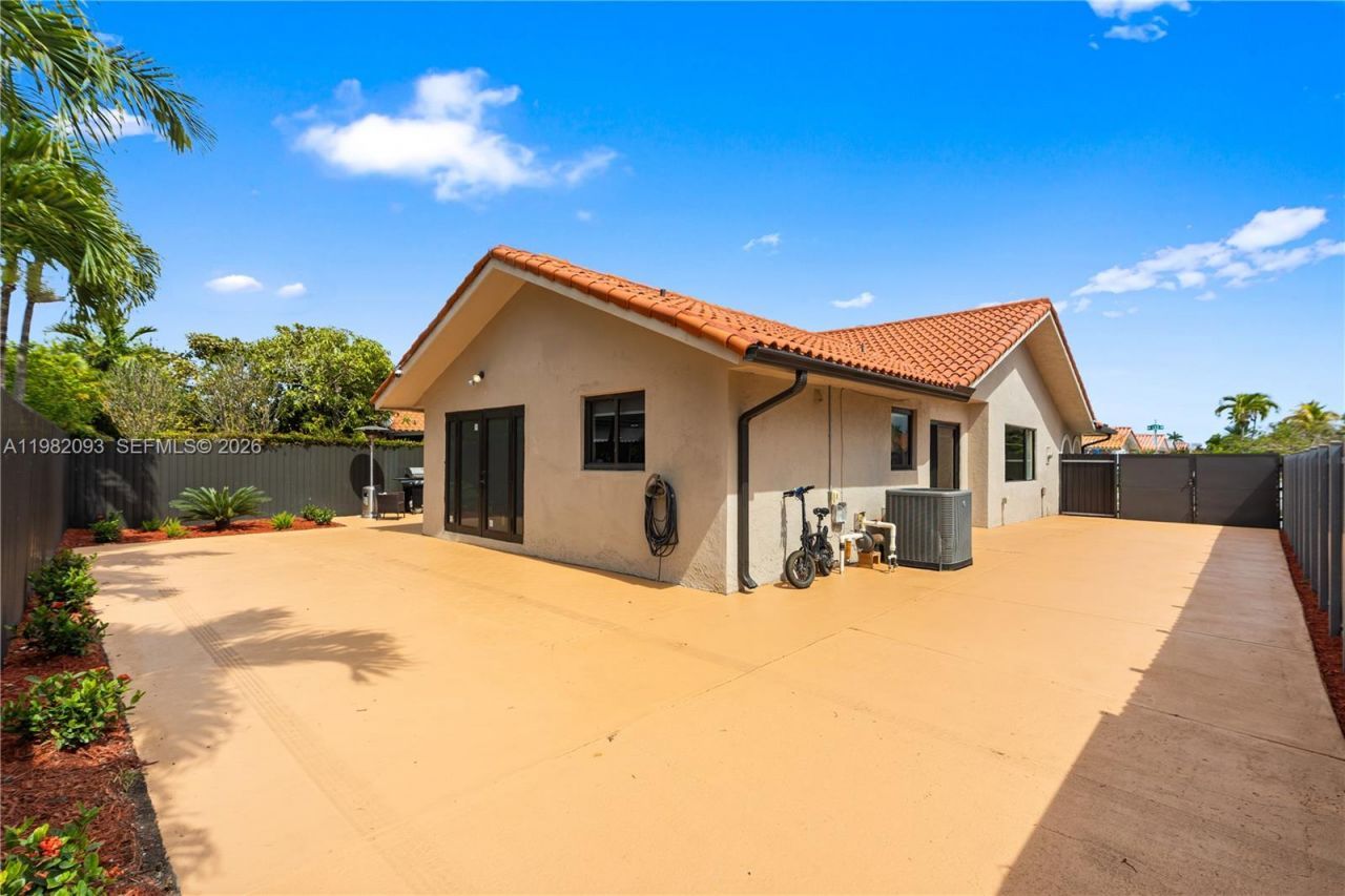 800 NW 133rd Ave, Miami, FL 33182 Photo