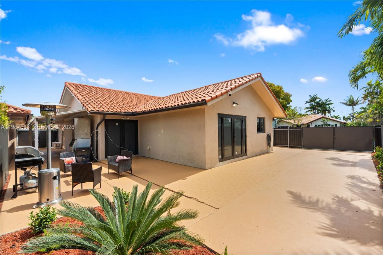 800 NW 133rd Ave , Miami, FL 33182 Photo