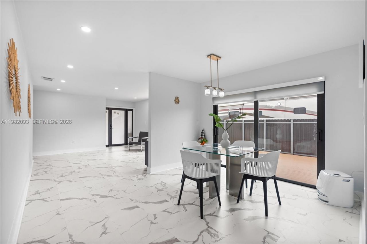 800 NW 133rd Ave, Miami, FL 33182 Photo