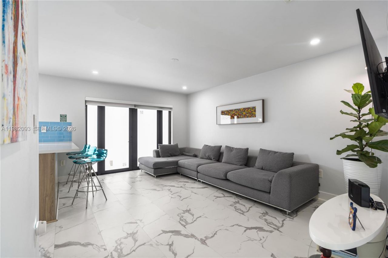 800 NW 133rd Ave, Miami, FL 33182 Photo