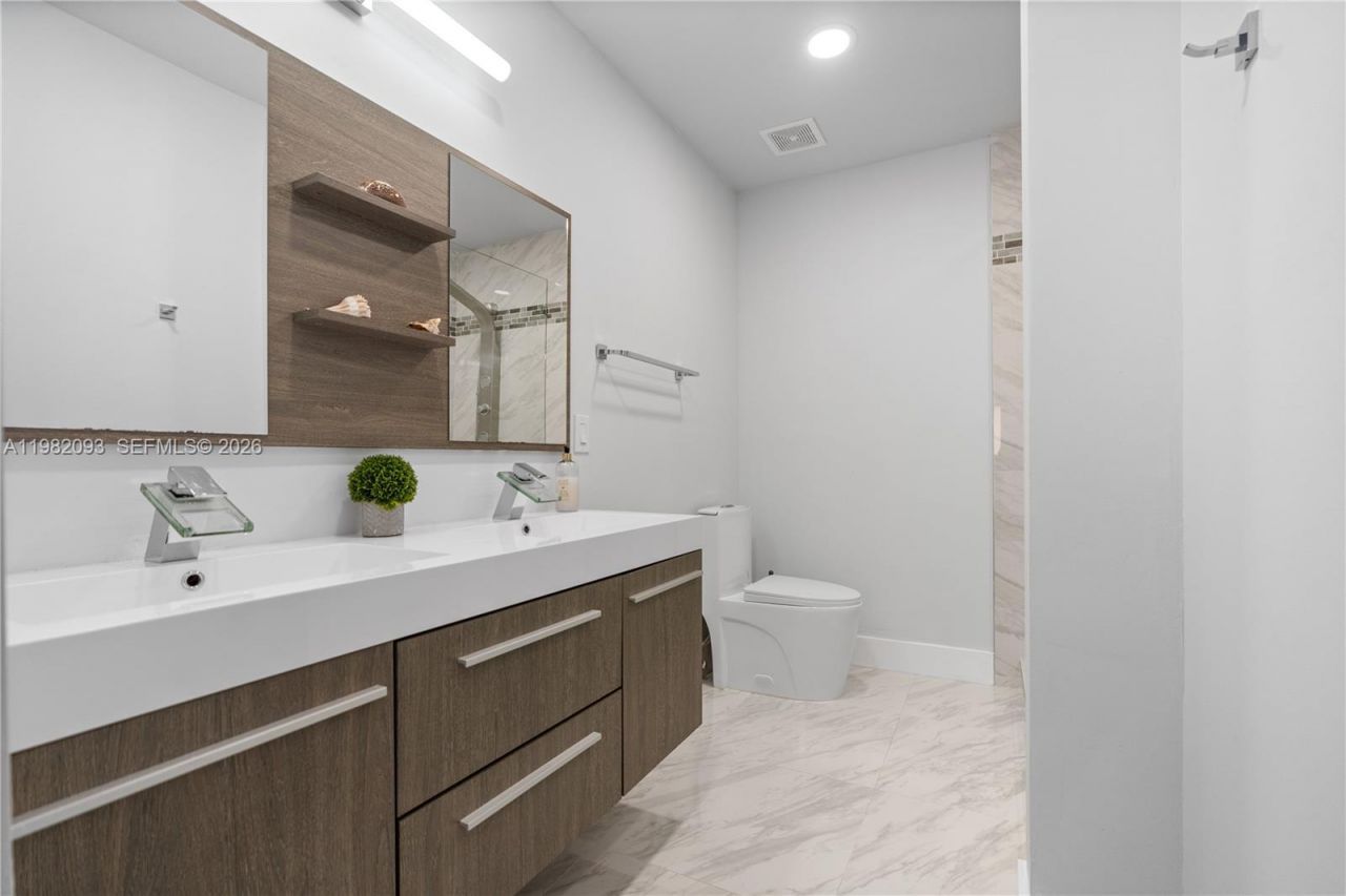 800 NW 133rd Ave , Miami, FL 33182 Photo