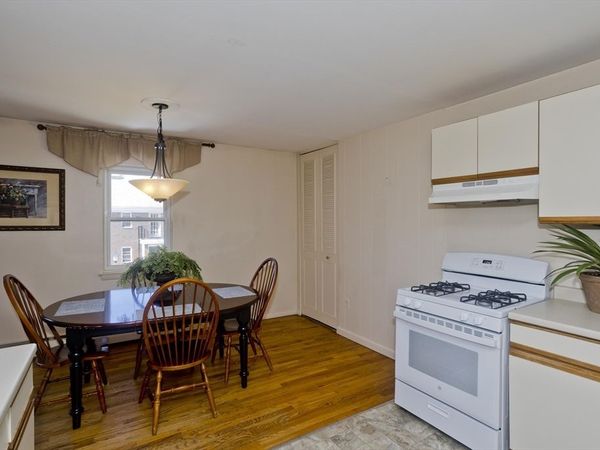 34 Regency Park Dr, Unit 34, Agawam, MA 01001