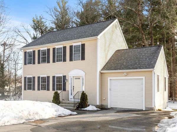 9 Amelia Drive, Unit 9, Chelmsford, MA 01863