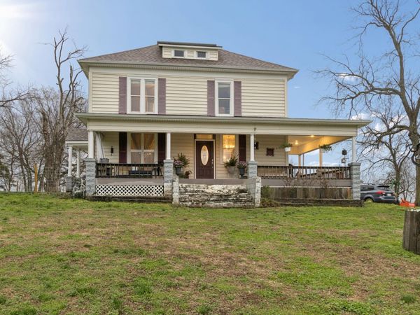 202 Kings Highway, Greenfield, MO 65661