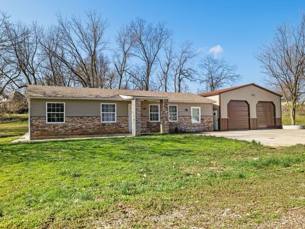 400 W Myrtle Street , Monett, MO 65708