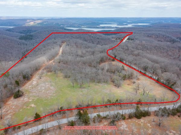 9015 Stallion Bluff Road, Shell Knob, MO 65747