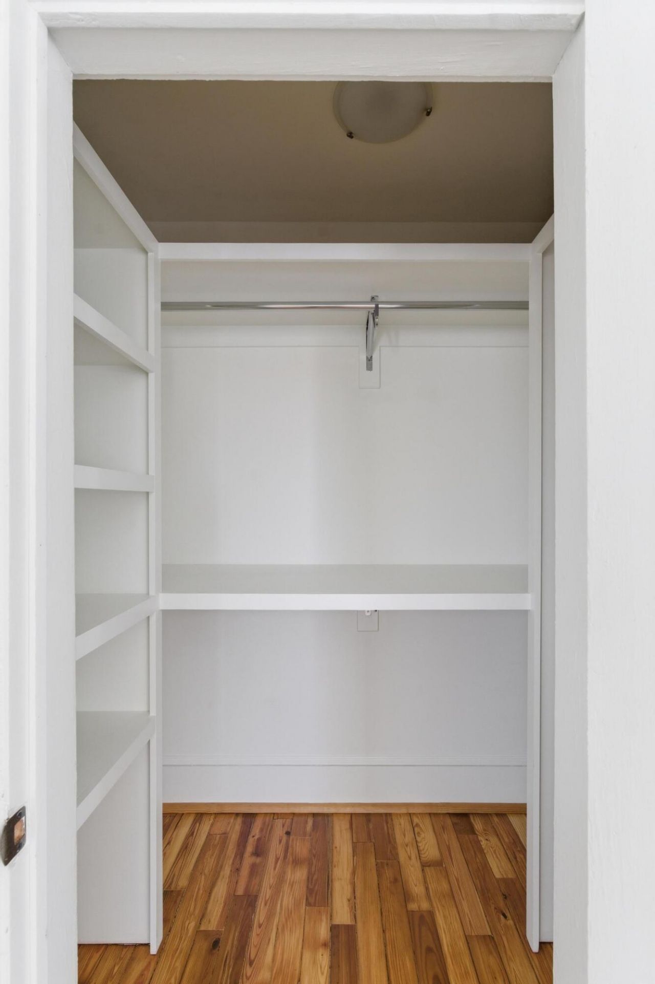 30 Gibbes Street Photo 34