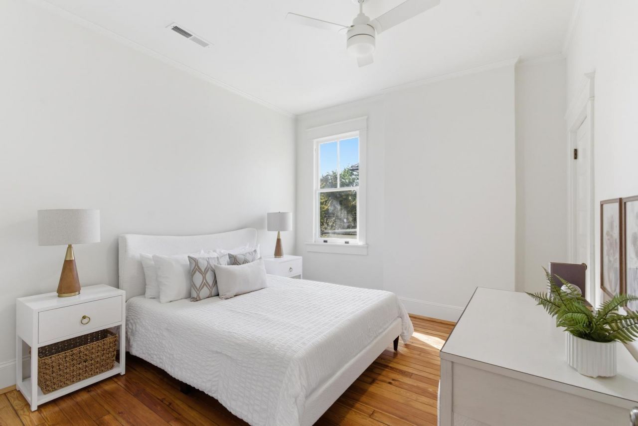 30 Gibbes Street Photo 37