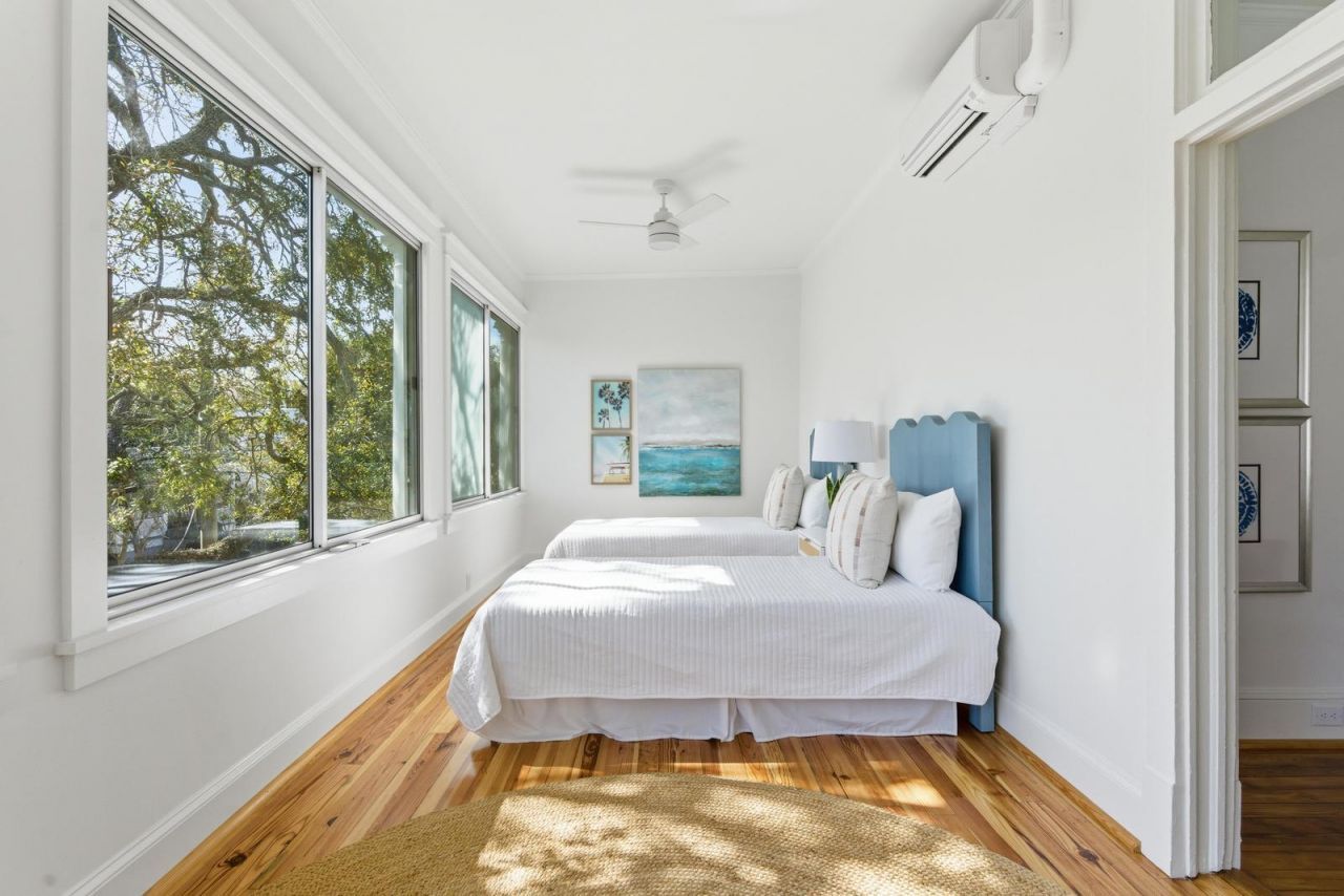 30 Gibbes Street Photo 38