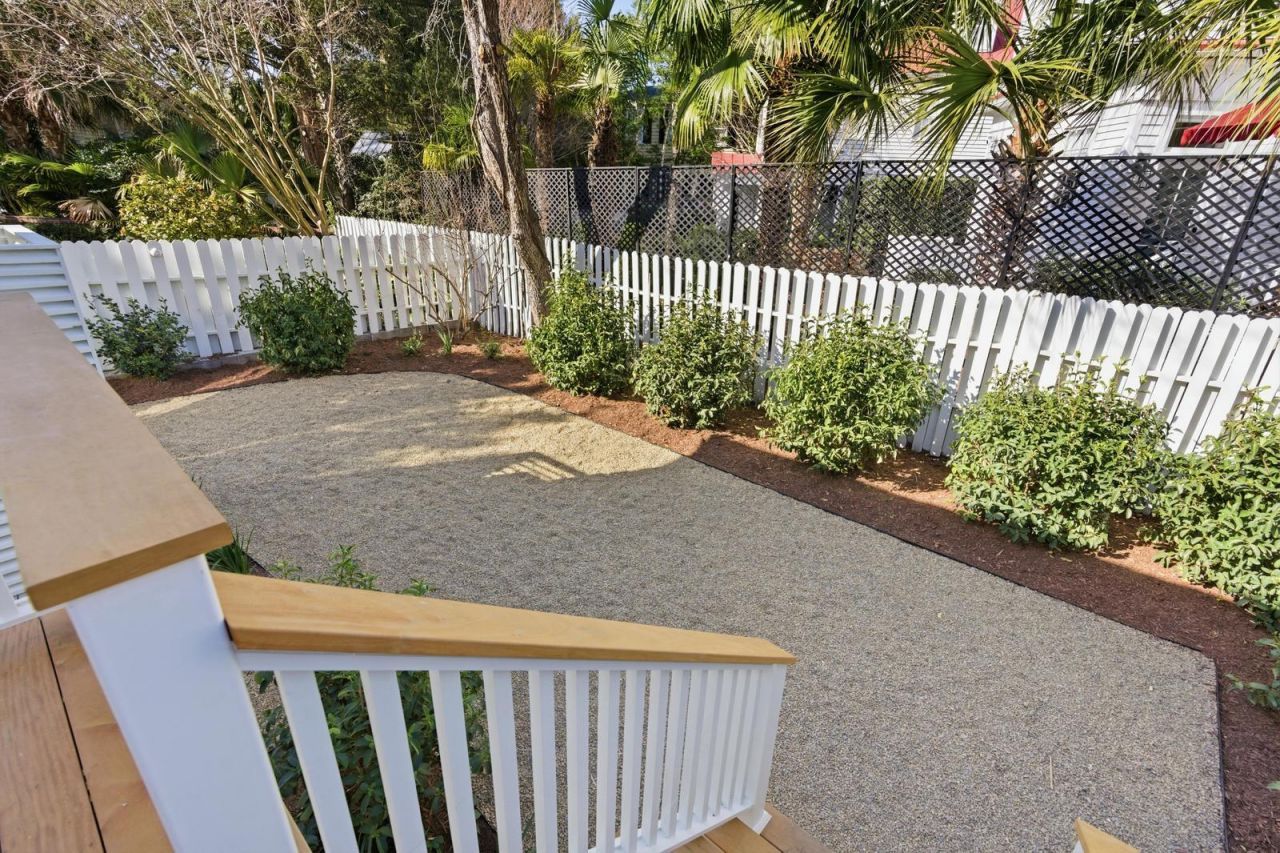 30 Gibbes Street Photo 47