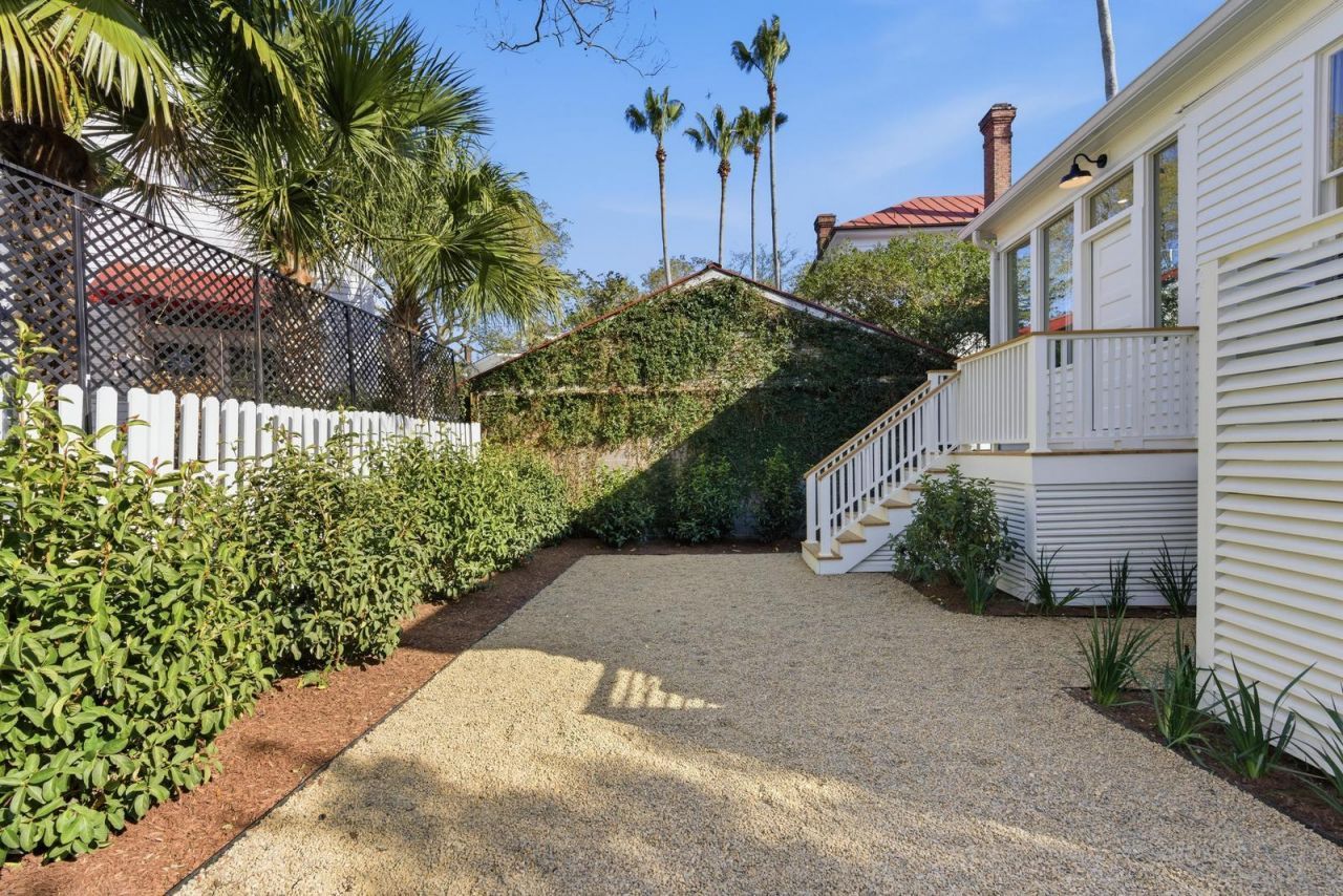 30 Gibbes Street Photo 49