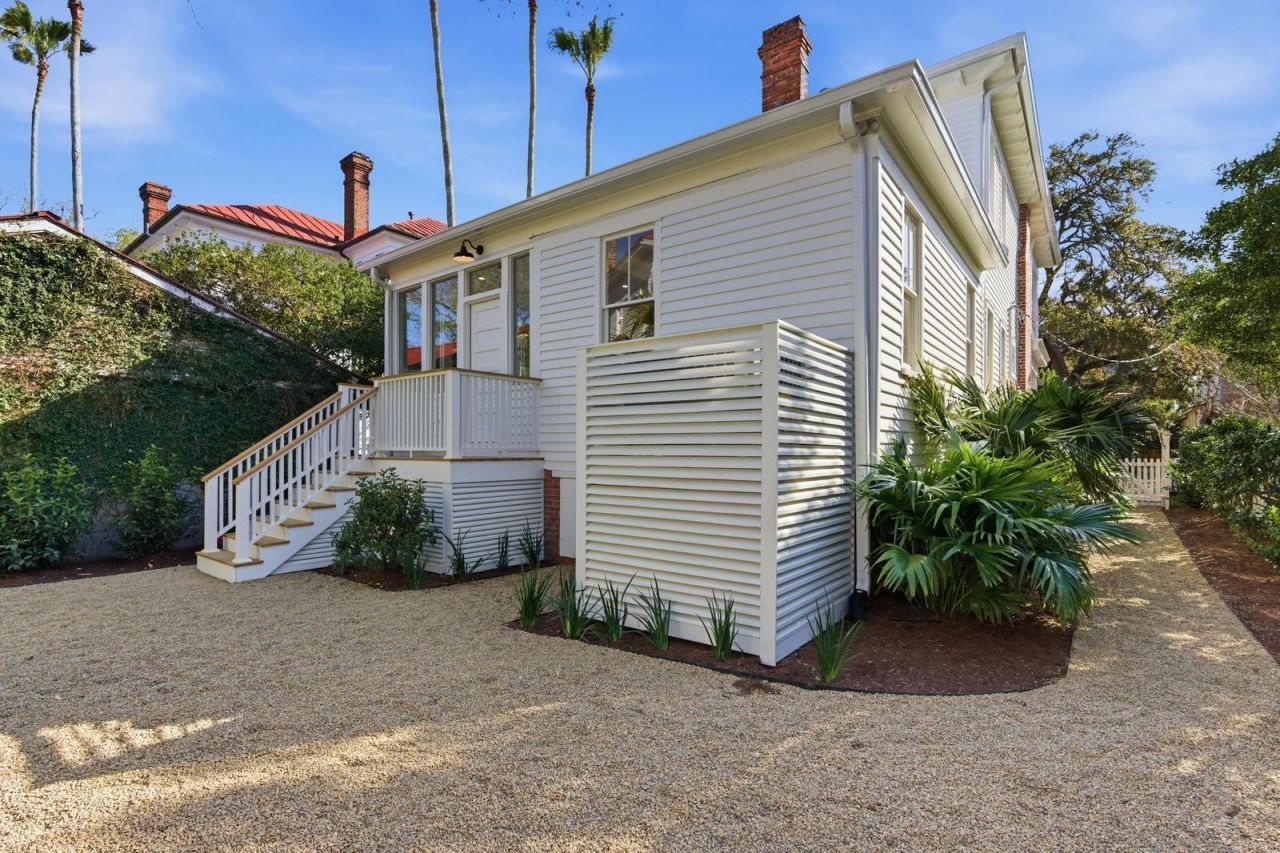 30 Gibbes Street Photo 50