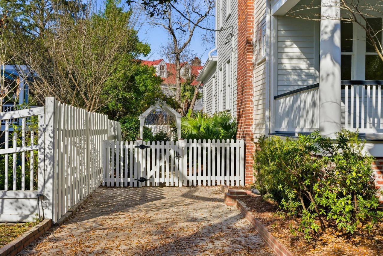 30 Gibbes Street Photo 54