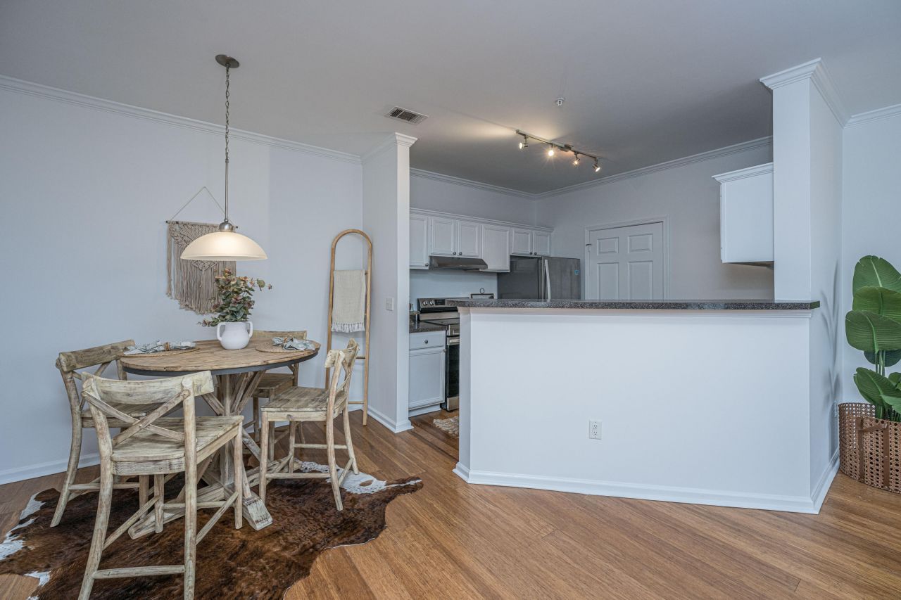 45 Sycamore Avenue Photo 11