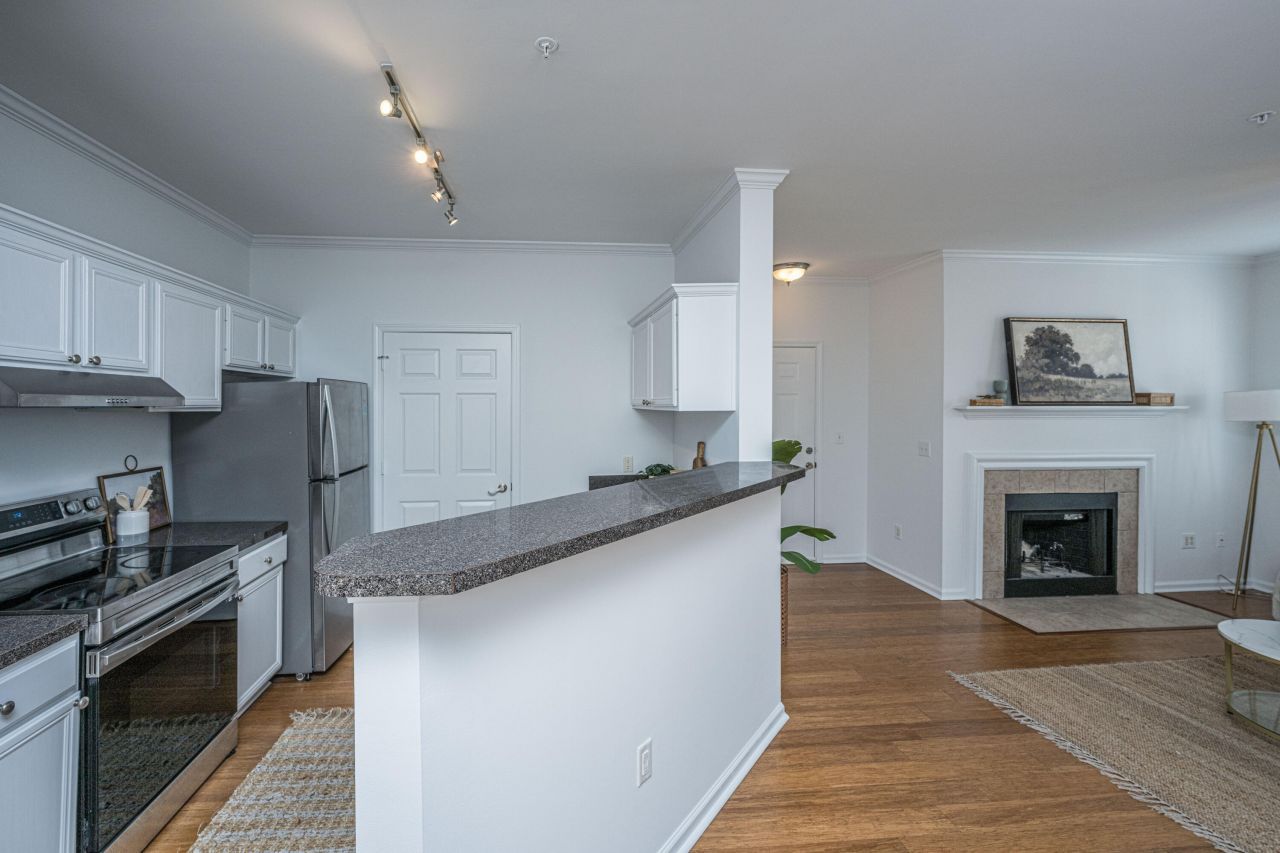 45 Sycamore Avenue Photo 12