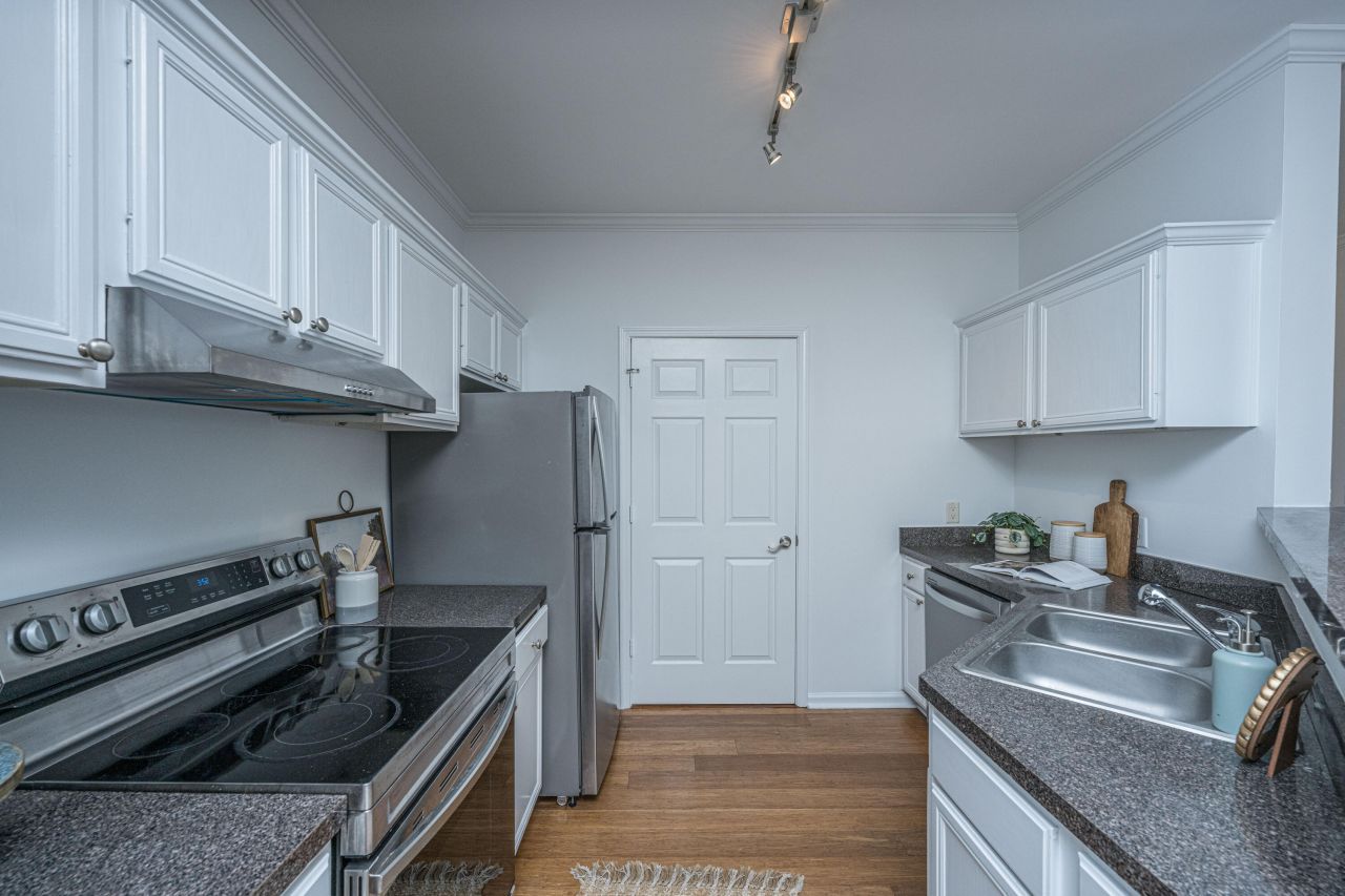 45 Sycamore Avenue Photo 13