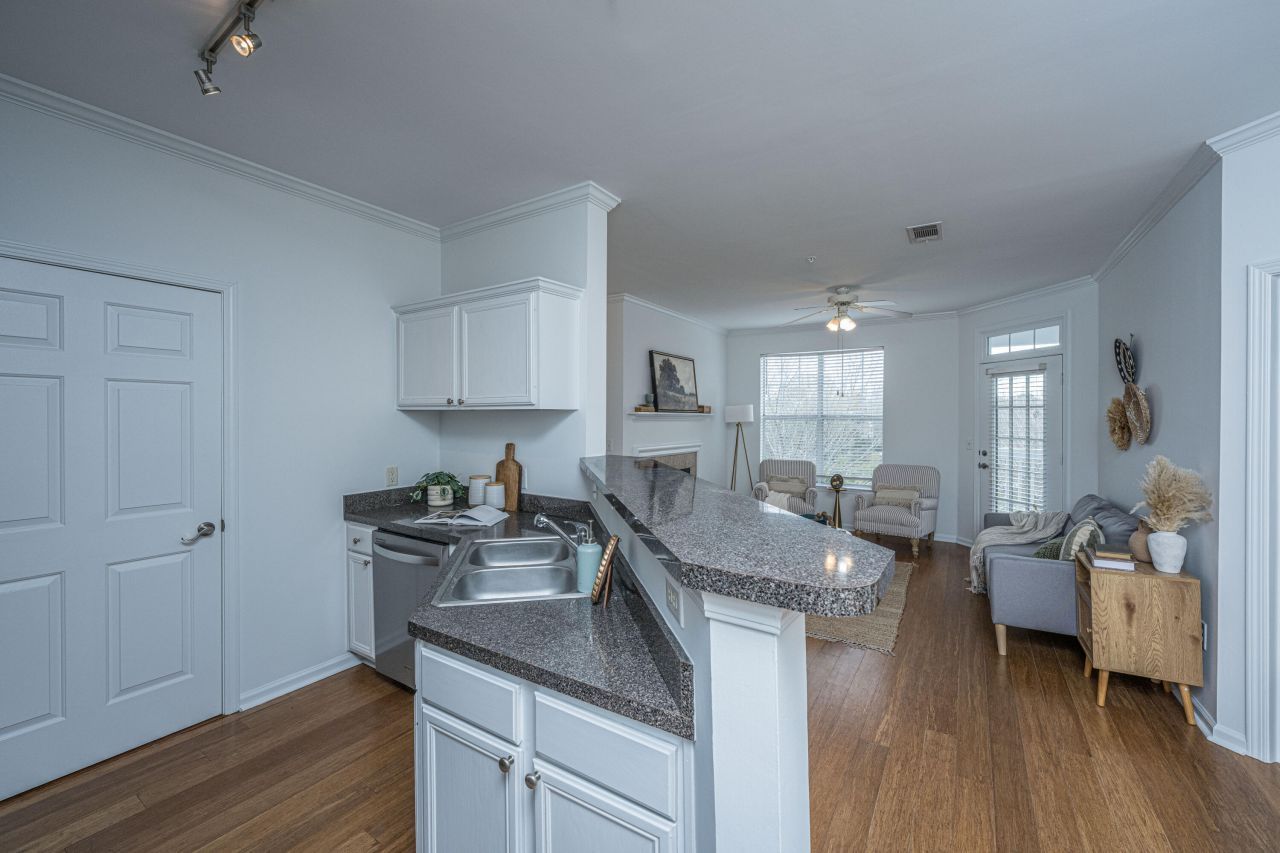 45 Sycamore Avenue Photo 14