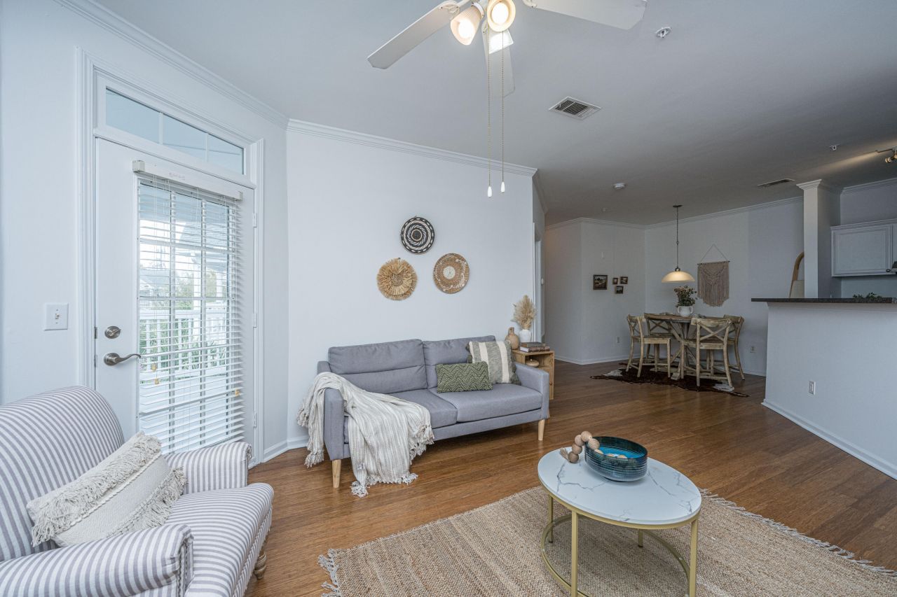 45 Sycamore Avenue Photo 6