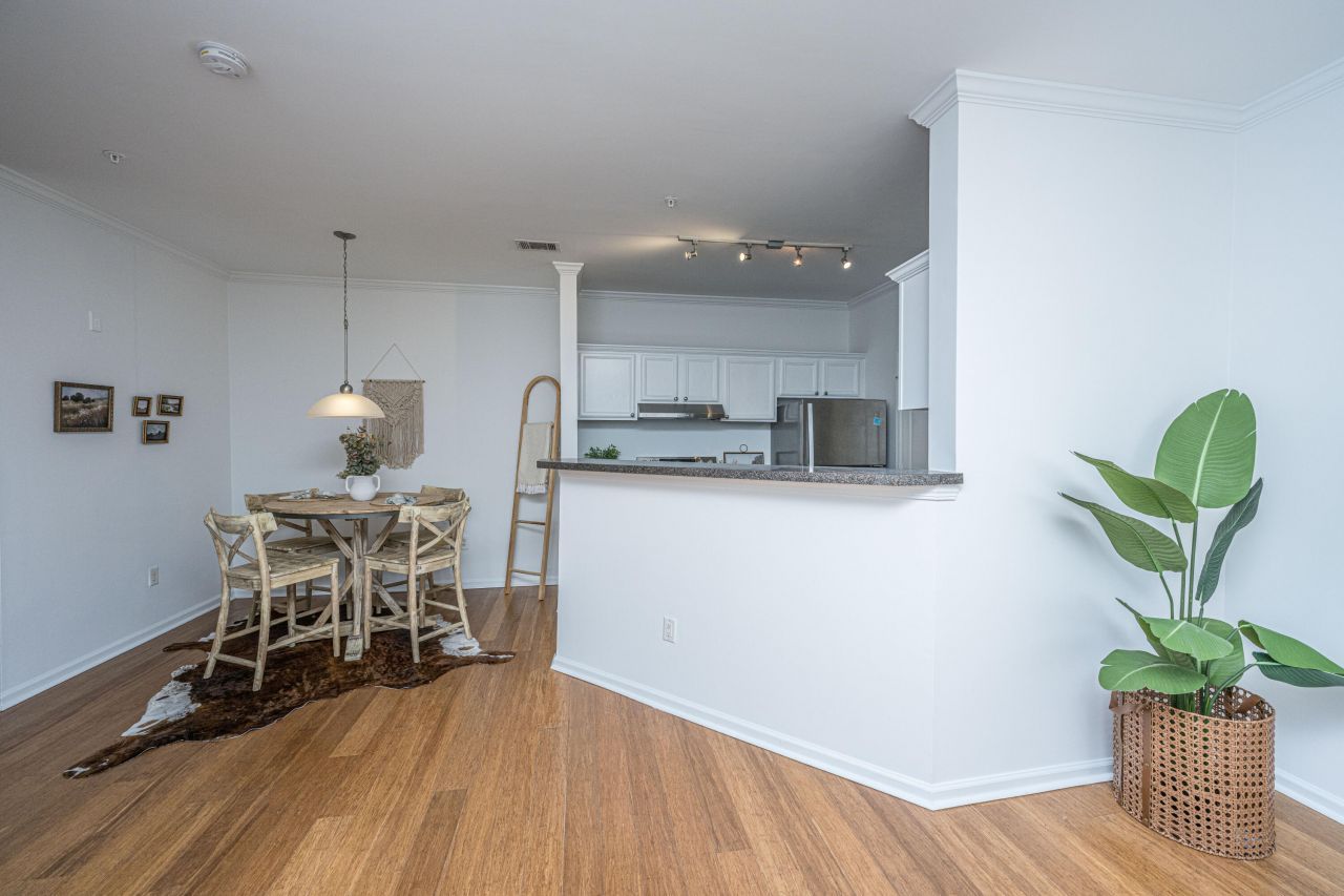 45 Sycamore Avenue Photo 7