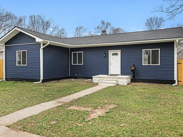 916 W Blaine Avenue, Elkhart, IN 46516