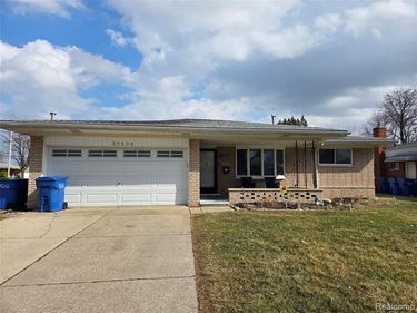 30424 Kelsey Drive, Warren, MI 48092